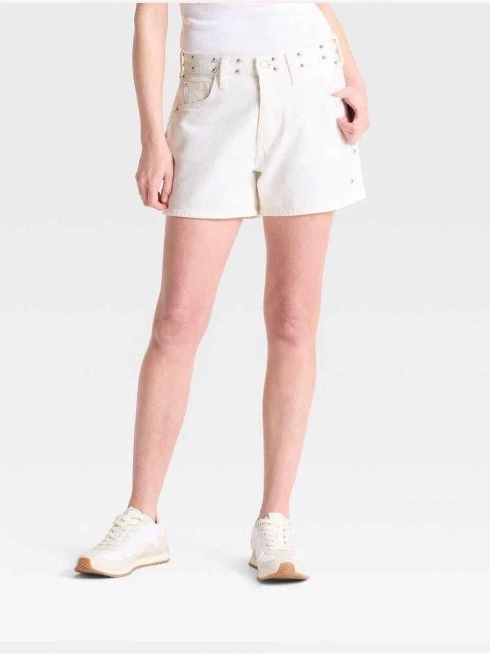 Universal Thread Mid-Rise 90's Baggy Studded Denim Shorts in off-white/ivory